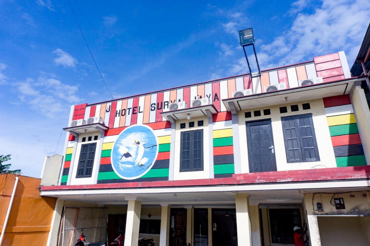 Отель Reddoorz Near Sentani Airport Джаяпура Экстерьер фото